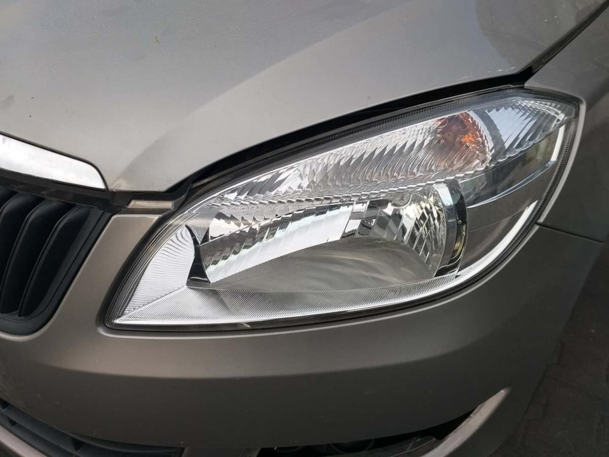 Skoda Favia 2 original Scheinwerfer vorn links Halogen H4 Facelift Bj.2010 Skoda Favia 2 original Scheinwerfer vorn links Halogen H4 Facelift Bj.2010